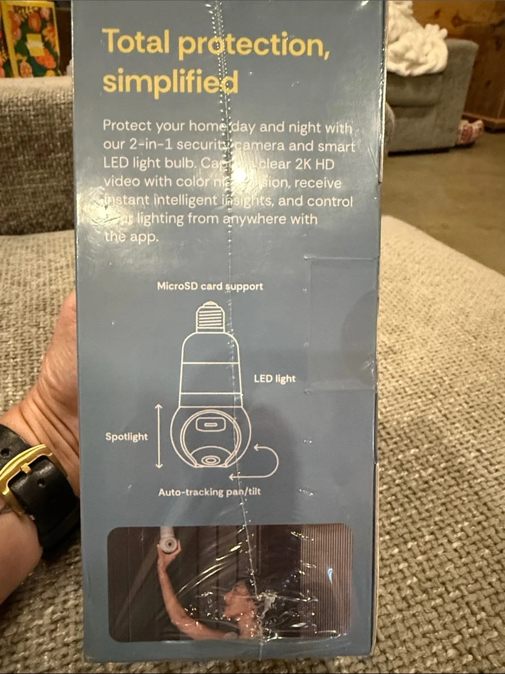 V3 White Indoor/Outdoor AI Security Camera - Light Bulb Design